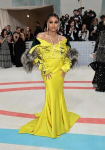 Ariana Debose met gala 2023 sexy gown