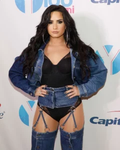 Demi Lovato sexy street style
