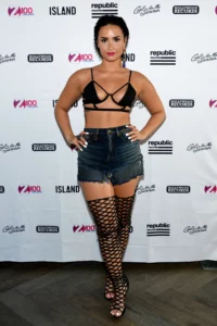 Demi Lovato hot chic outfit