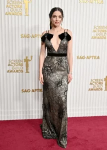 Ana-de-Armas-metallic-gown