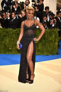 Mary J Blige hot black dress sexy