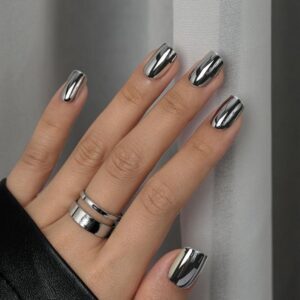 summer nail trends metalic