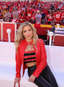 gracie-hunt-dazzling-with-her-red-hot-look