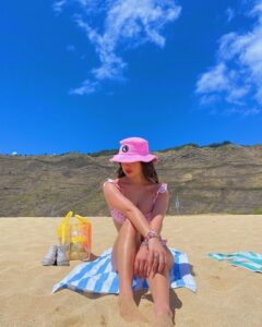 Peyton Elizabeth Lee is Truly a Beach Babe