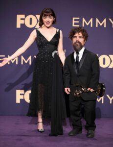 maisie-williams-awarding