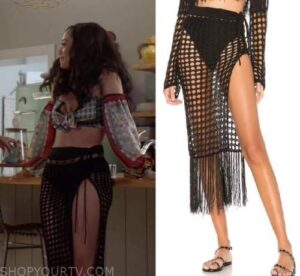 samantha-logan-in-crochet-dress