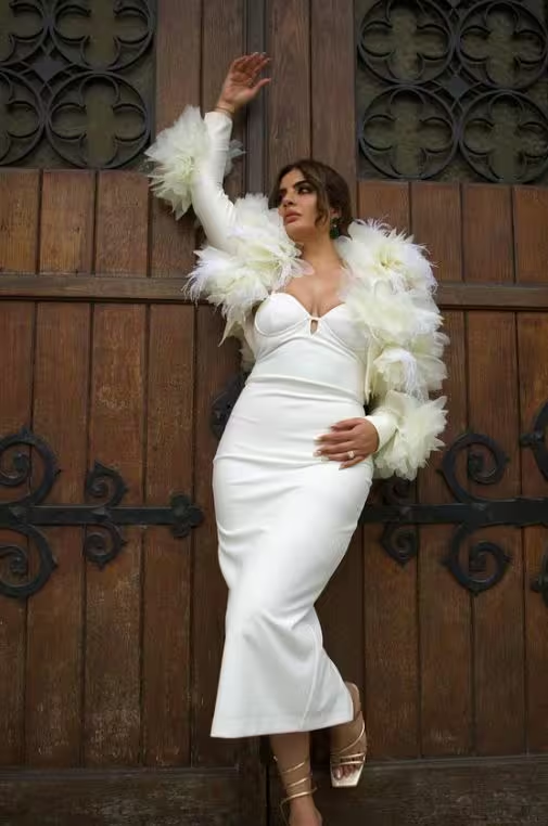 best-dressed Bollywood Celebrities Deepti Sidhwani – Unexpected White