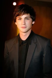  Logan Lerman stylish outfit 