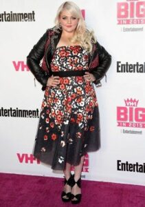 Elle King casual gown
