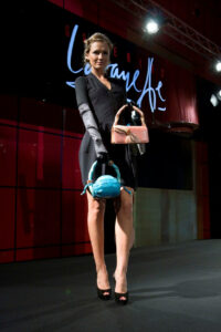 alessandra-gucci-black-dress chic look