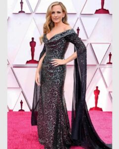 Marlee Matlin slays in hot red carpet dress