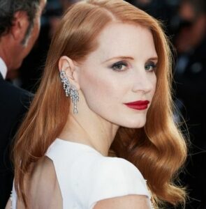 jessica chastain side sweep hairstyle