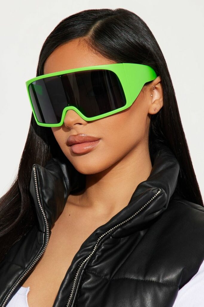 eyeglass fashion trends statement colors