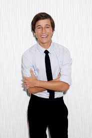 Skyler Gisondo backsatge blacksuit