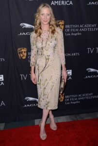Anne Heche nice dress 