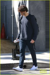 Noah Centineo builds in gym