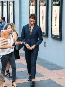 Noah Centineo classic look