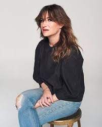 Kathryn Hahn trimed hair