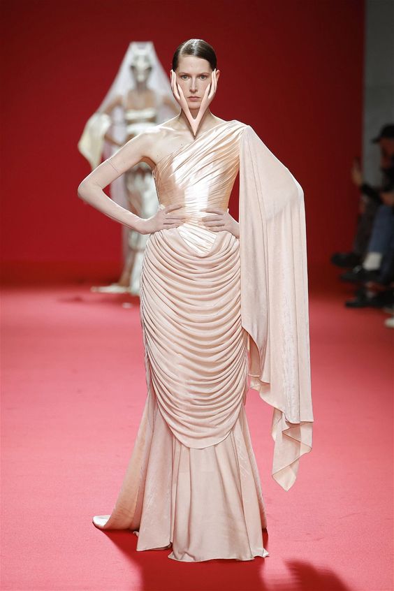 Robert Wun's FW24 Fashion: Embracing Futurism 002