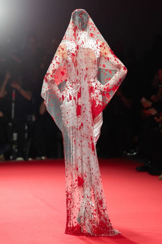 Robert Wun's FW24 Fashion: Embracing Futurism 008