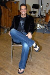 Cheyenne Jackson with his blue jean outfit