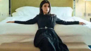 Konkona Sen Sharma with hjer black jumpsuit