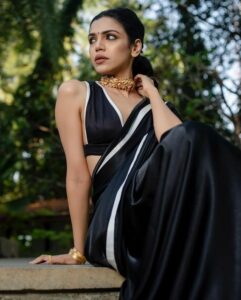 Shriya Pilgaonkar black saree