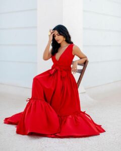 Shria Pilgaonkar hot and classy saree