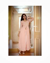 Avani Modi crem night dress