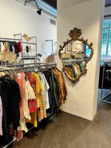 vintage clothing thrift stores