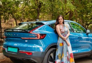 Dia Mirza hot fashion