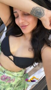 Shruti Hassan black bikini