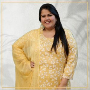 Akshaya Naik hot curcy looks