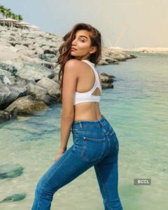 Juhi Godambe bohemian chic look