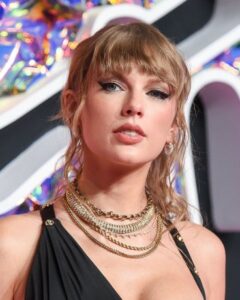 Makeup Tips 1. Taylor Swift With the perfect complexion