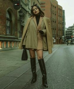 komal pandey hot outfits