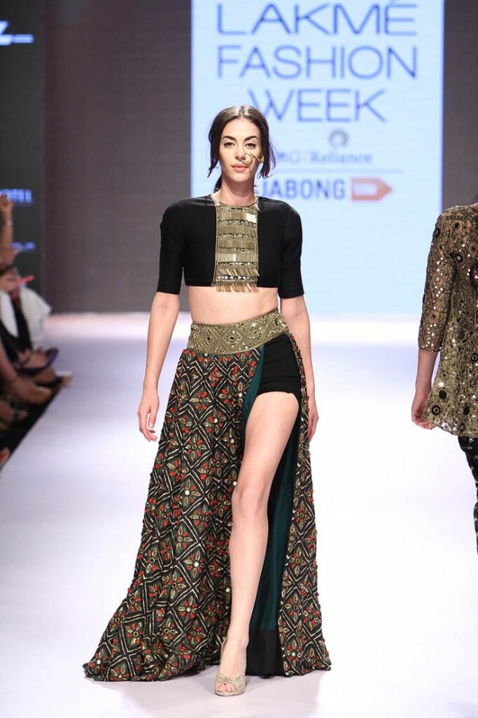 9 Latest Trend from Indian Fashion Shows this Year, 2024