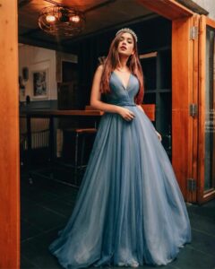 Riya Jain hot outfits