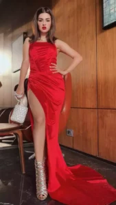 Nikita Dutta slays in red 