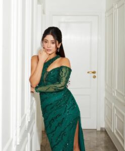 Shivangi Joshi hot and sexy