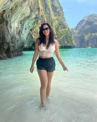 Shweta Tiwari with her short sleeved short at the beach