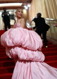 Ariana Grande in the MTV Video Music Awards 2016