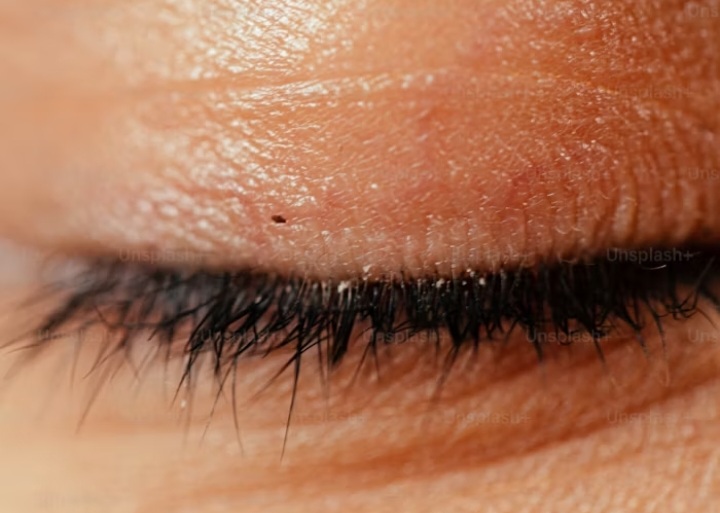 How To Make Your Eyes Look Bigger Naturally 4