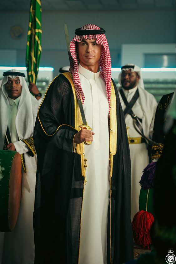 Christiano Ronaldo Fashion Arabic garb