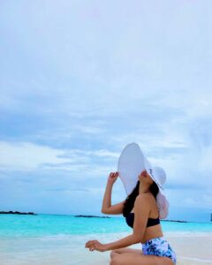 Daisy Shah shines in a sexy bikini at the beach