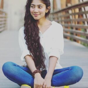 Sai Pallavi hot in trouser