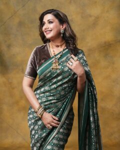 Sonali Bendre stylish saree