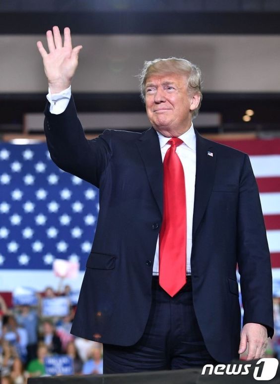 Donald Trump power suit