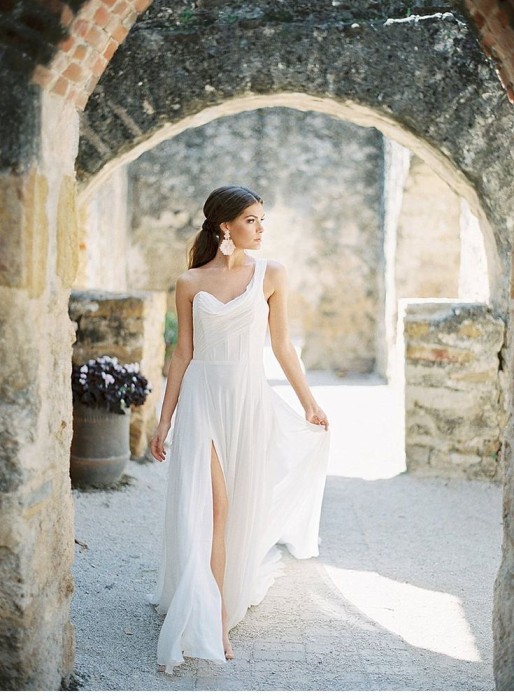 Historical Charm Of Vintage Wedding Dresses