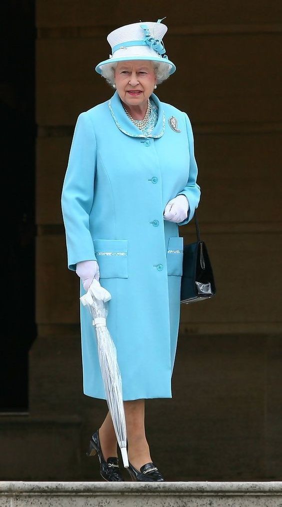 Elizabeth II fashion blue jacket and hat